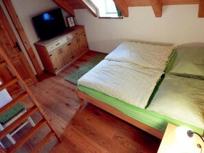 Villa | 5 bedrooms, individually furnished, bed sheets - Comfortable Villa With Stunning Views (Rokytnice nad Jizerou)