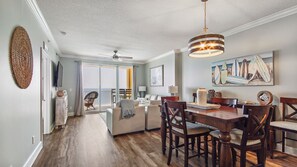 Smart TV, DVD player