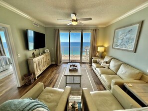 Smart TV, DVD player