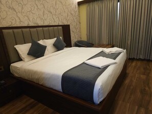 Deluxe Room | Desk, laptop workspace, free WiFi - SN Blue Hotel (Alto de Porvorim)