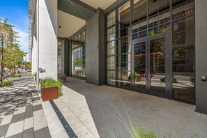 Exterior detail - Downtown Studio with Spectacular Miami Views (Downtown)