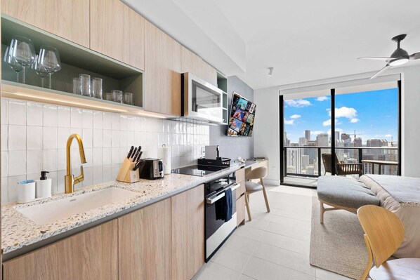 Fridge, microwave, oven, stovetop