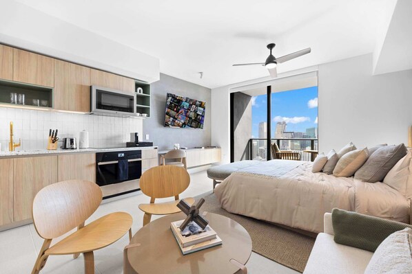 Bügeleisen/Bügelbrett, WLAN, Bettwäsche