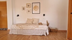 2 dormitorios, escritorio, tabla de planchar con plancha y wifi gratis