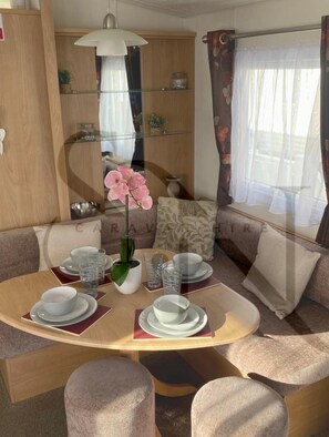 Chalet | Dining - 3 bed Static Caravan Lyons Winkups (Abergele)