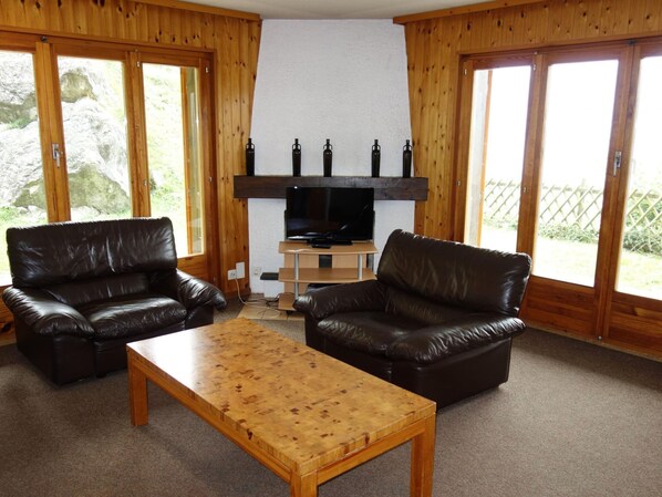 Living room - Stunning Apartment With Mountain Views (Veysonnaz)