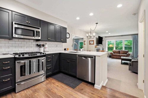 Gorgeous 3BR Ski-In/Ski-Out Condo at Okemo