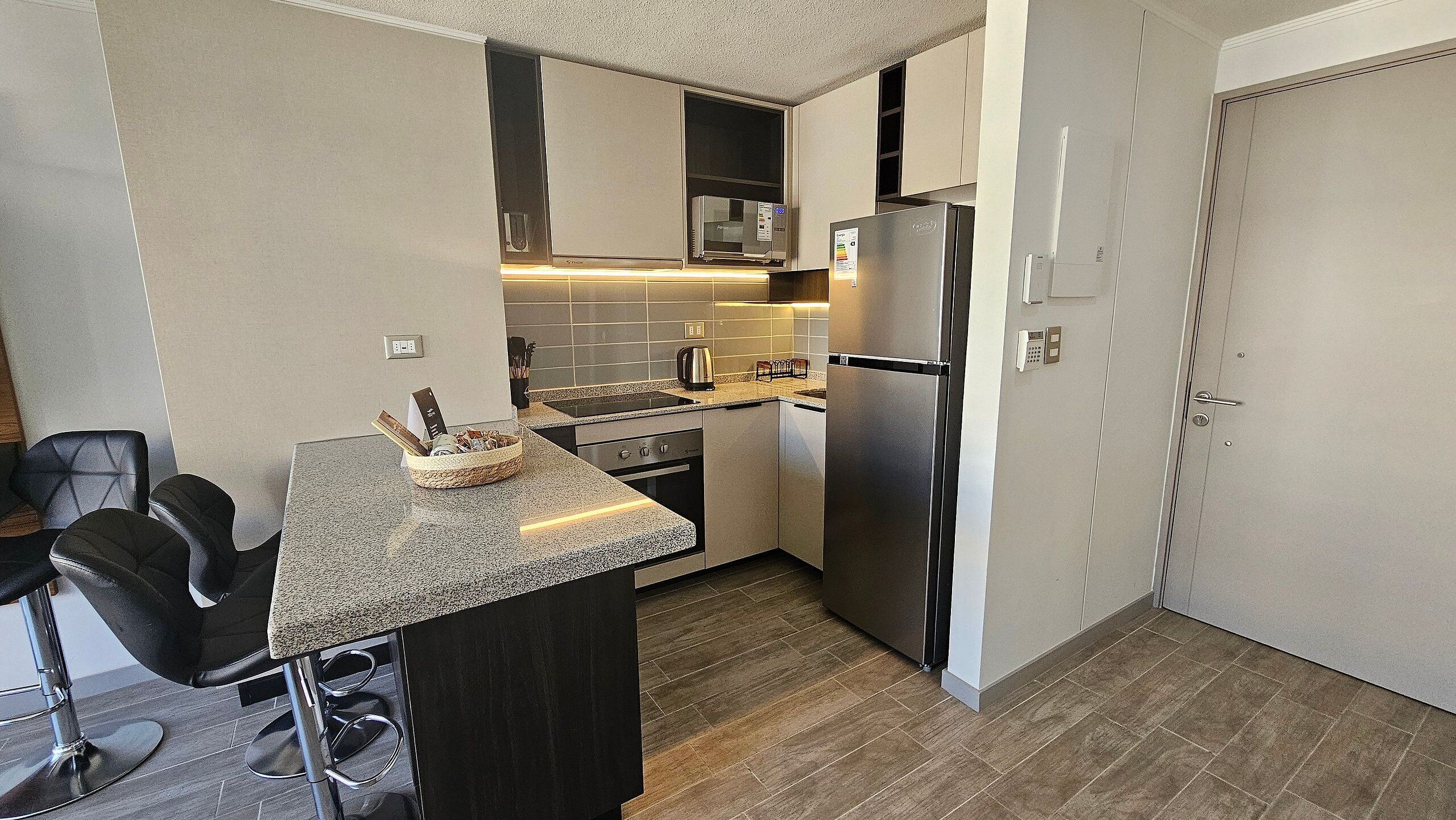 Apartment | Private kitchen | Cookware/dishes/utensils