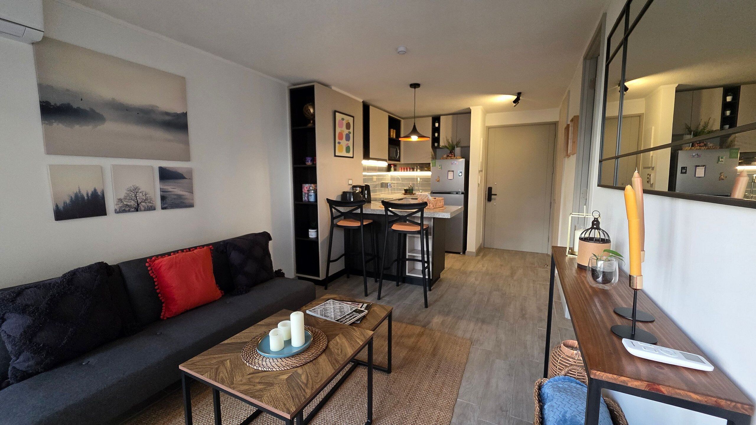 Apartment | Living area | Flat-screen TV