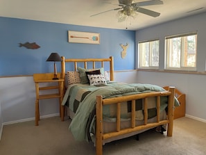 4 bedrooms, desk, iron/ironing board, WiFi