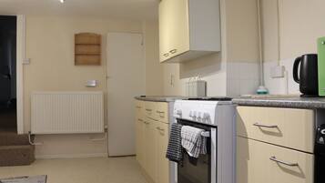 Cottage | Dapur pribadi | Lemari es, microwave, oven, dan kompor