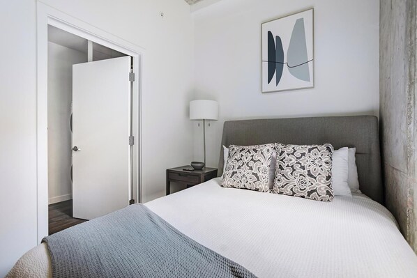 1 chambre, bureau, fer et planche à repasser, Wi-Fi