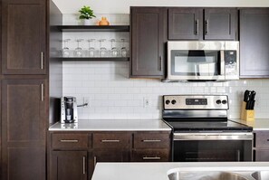 Refrigerador y comedor 