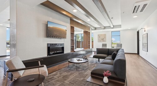 Landing | Amazing 1BD, Courtyard, Gym