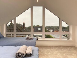 House | 4 bedrooms, free WiFi, bed sheets - Leedshouse/sleeps9/privategarden/tv/wifi (Leeds)