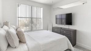 办公桌、熨斗/熨衣板、WiFi、床单