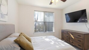 1 quarto, escrivaninha, ferros/tábuas de passar roupa, Wi-Fi