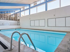 บ้านพัก | สระว่ายน้ำ | สระว่ายน้ำในร่ม, สระว่ายน้ำกลางแจ้ง