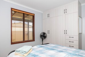 3 chambres, fer et planche à repasser, draps fournis