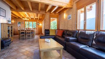 Chalet | Living area