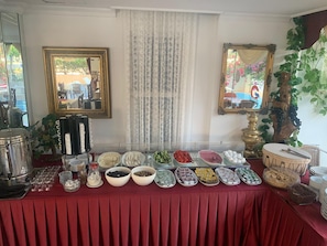 Petit déjeuner buffet