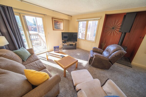 Smart TV, fireplace - Summer Escape | Deck & Mountain Views (Keystone)