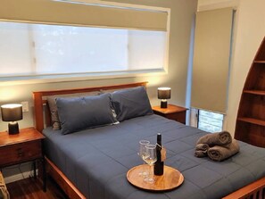 5 bedrooms, desk, iron/ironing board, travel cot