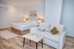 Habitació doble Deluxe, vistes a la ciutat | Escriptori, habitacions insonoritzades i wifi gratuïta 