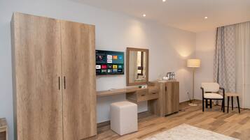 Escritorio, sistema de insonorización, wifi gratis