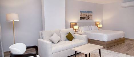 Deluxe Double Room, City View | Desk, soundproofing, free WiFi