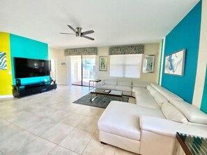 TV, video games - Carpe Diem - Holiday Villa (Davenport)