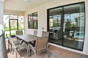 Outdoor dining - Carpe Diem - Holiday Villa (Davenport)