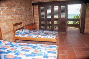 3 bedrooms, WiFi - MH paradise with amazing pool, large barbecue by the sea, lots of space (Cidade Balneária Novo Mundo I Conde)