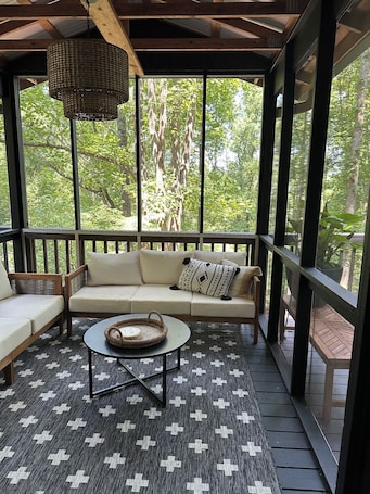 Property grounds. Charming Treehouse cabin with WiFi, Hot tub, Firepit in marvelous Smithville