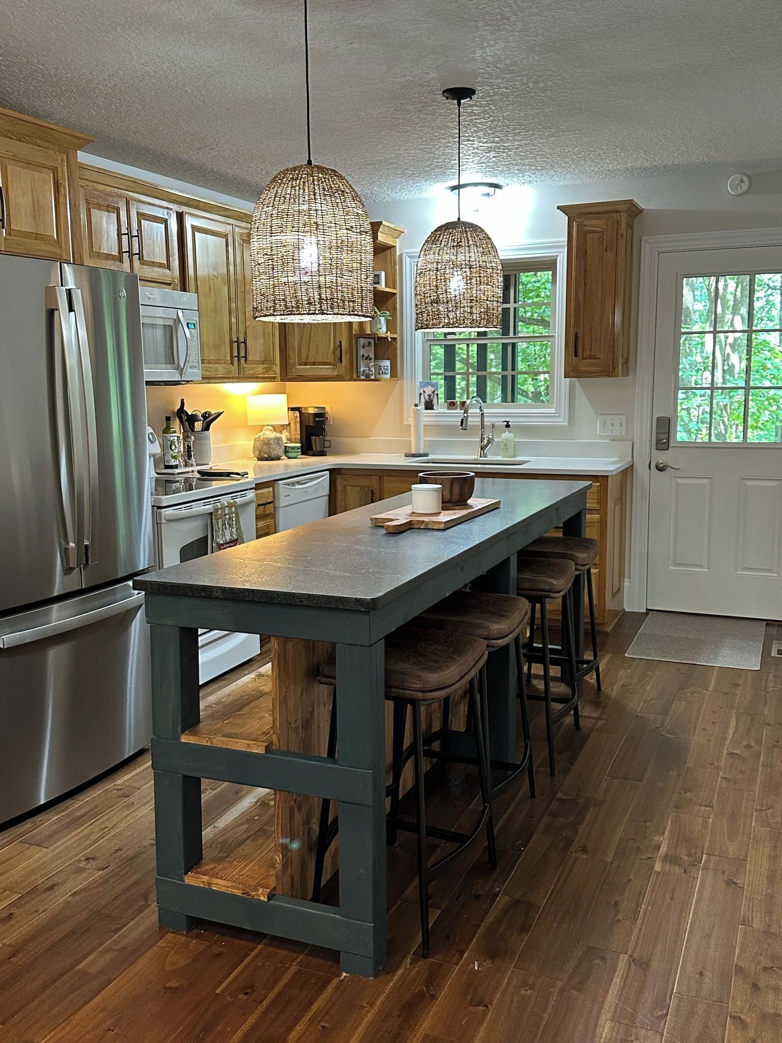 Frigorífic, microones, forn i placa de cuina 