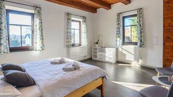 Villa | 9 bedrooms, individually furnished