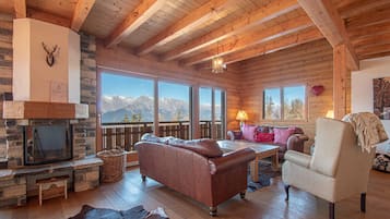 Chalet | Living area