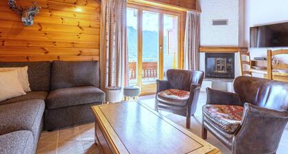 Stunning Apartment With Mountain Views