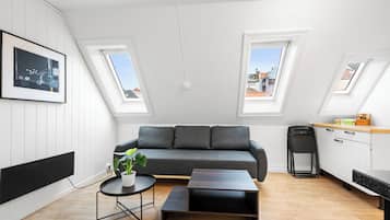 Apartment, 3 Bedrooms, City View | 3 bedrooms, blackout curtains, iron/ironing board, free WiFi