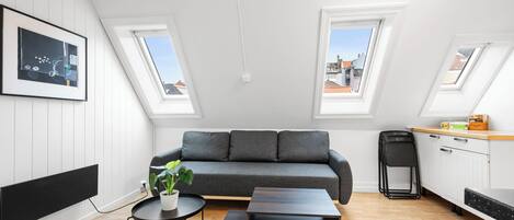 Apartment, 3 Bedrooms, City View | 3 bedrooms, blackout drapes, iron/ironing board, free WiFi