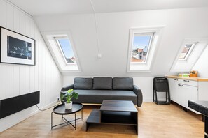 Apartamento, 3 habitaciones, vistas a la ciudad | 3 dormitorios, cortinas opacas, tabla de planchar con plancha