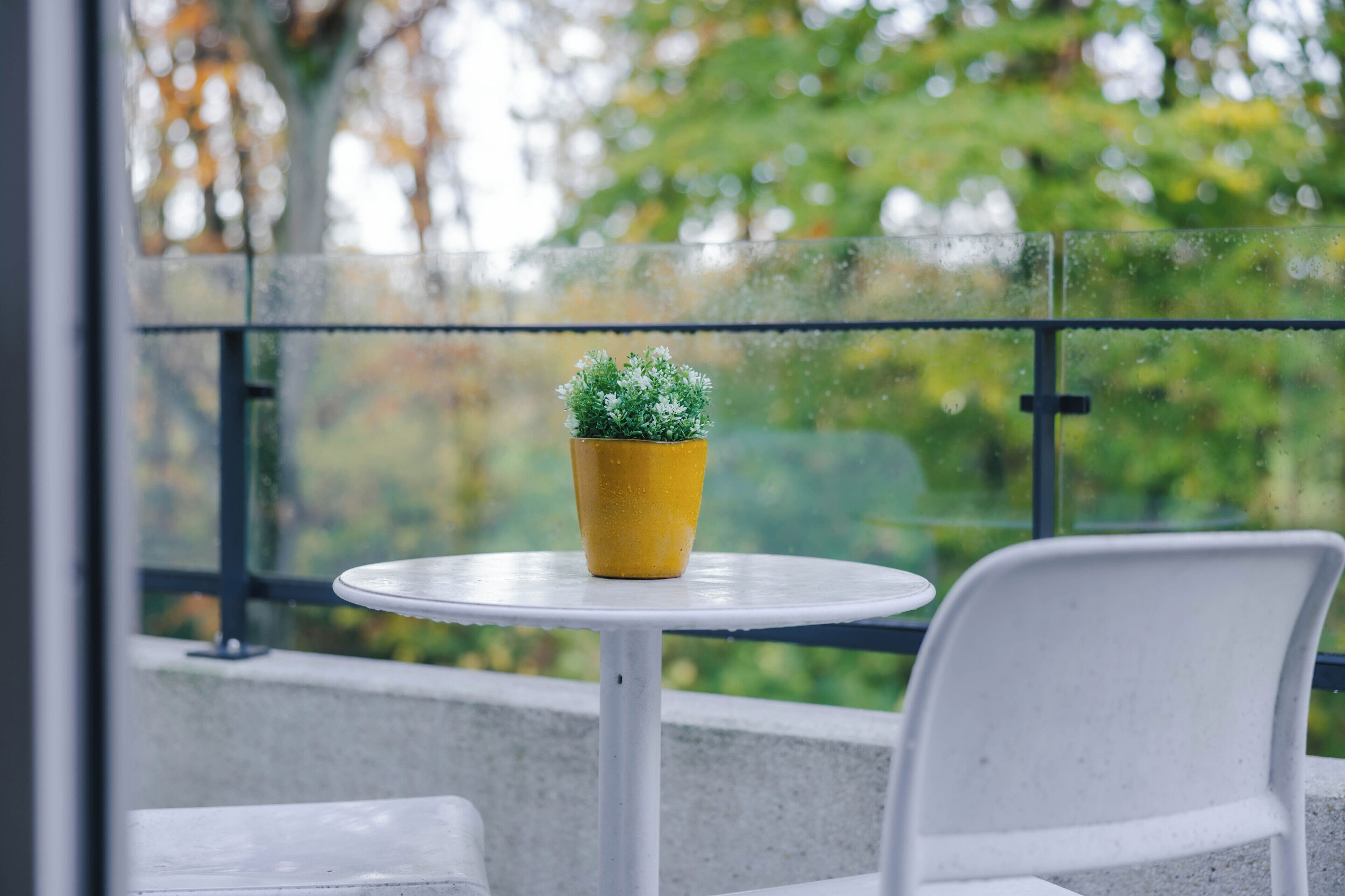 Bureau, espace de travail pour ordinateur portable