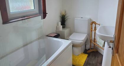 Apartmentsleeps5-parking-garden-petsok