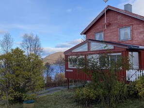 House | Exterior - 8 Person Holiday Home in Svensby (Lyngen)