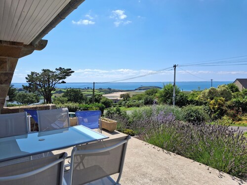 Family haven / 200 m2, sea view. Elegant and modern near the beach