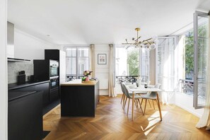 Dining - Mobility Lease: Rue de Saintonge, Le Marais (Paris)