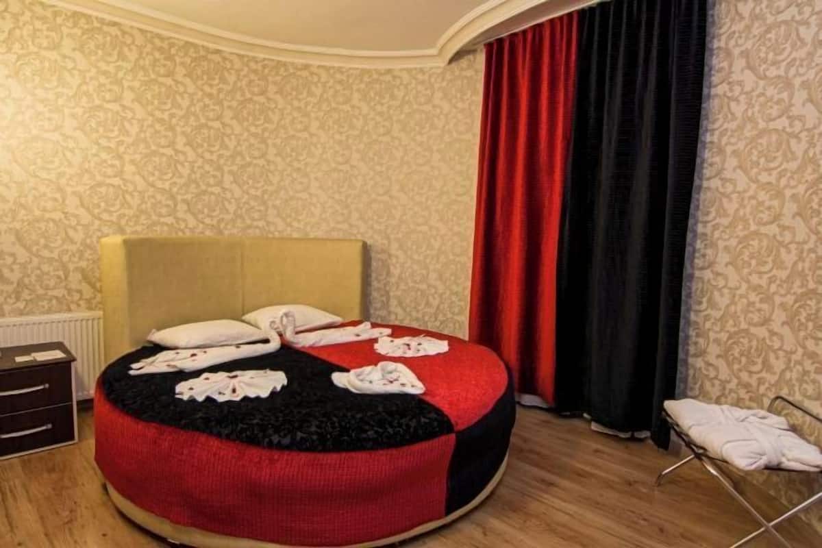1 bedroom, minibar, in-room safe, desk