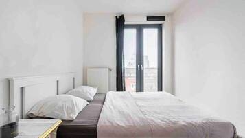 4 slaapkamers, een strijkplank/strijkijzer, wifi, beddengoed