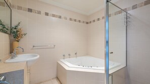 Dusche, Whirlpool