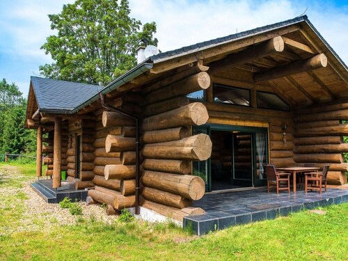 Spacious Holiday Home With Internet